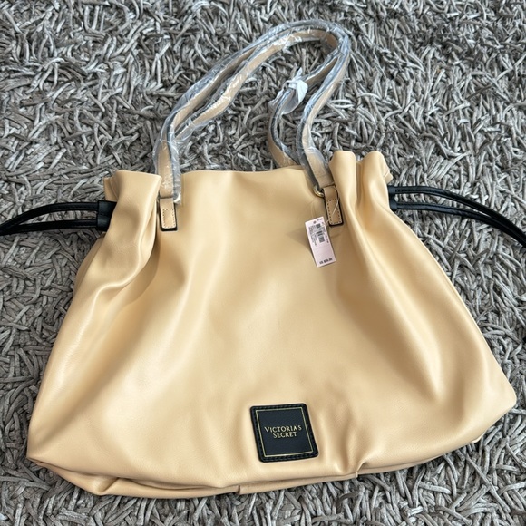 Victoria’s Secret tote bag - Picture 3 of 5